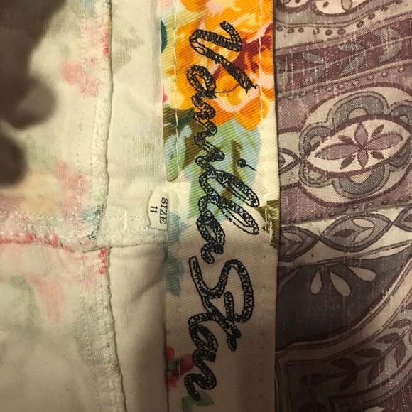 Floral Shorts - Picture 3 of 3